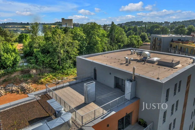 Pronájem 3+kk 80 m² + terasa 79 m² + balkón 4 m² + parkování