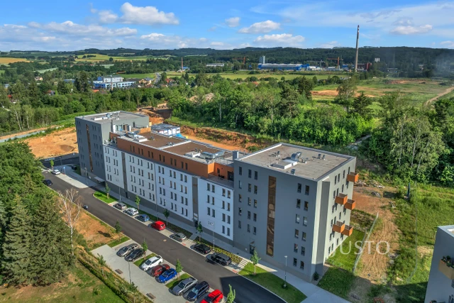 Pronájem 3+kk 80 m² + terasa 79 m² + balkón 4 m² + parkování