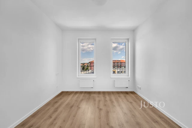 Pronájem 3+kk 80 m² + terasa 79 m² + balkón 4 m² + parkování