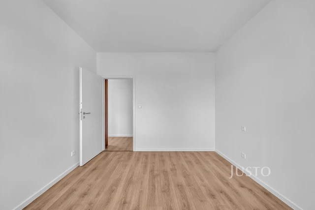 Pronájem 3+kk 80 m² + terasa 79 m² + balkón 4 m² + parkování