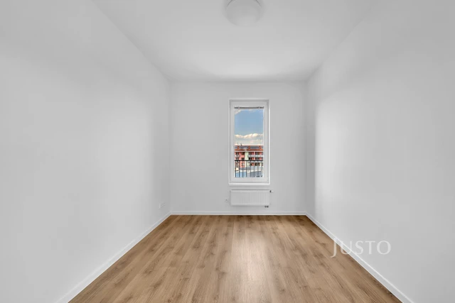 Pronájem 3+kk 80 m² + terasa 79 m² + balkón 4 m² + parkování