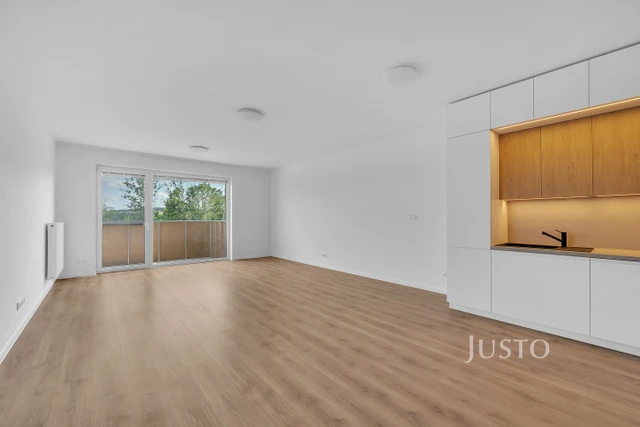 Pronájem 3+kk 80 m² + terasa 79 m² + balkón 4 m² + parkování