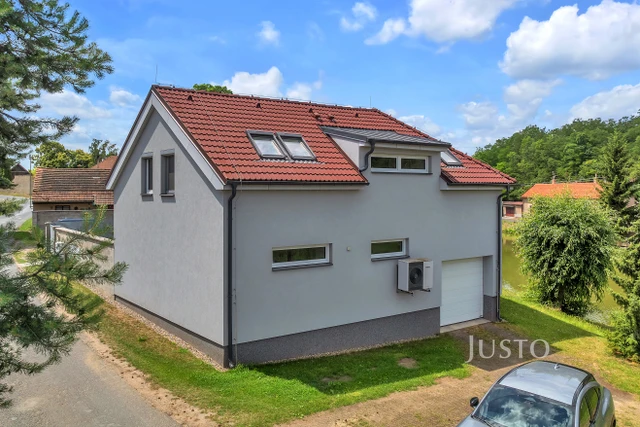 Prodej 4+kk 128 m² + terasa 12 m² + garáž