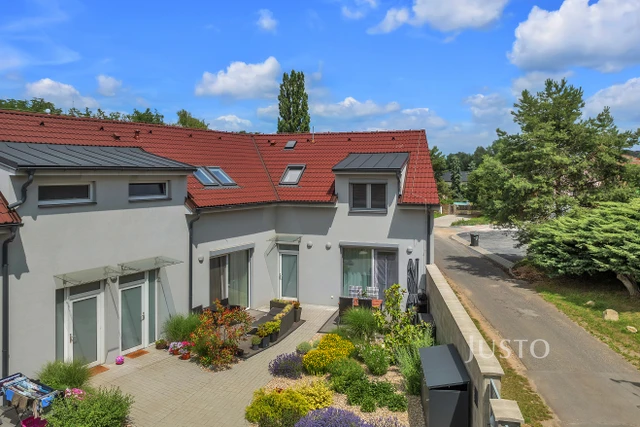 Prodej 4+kk 128 m² + terasa 12 m² + garáž
