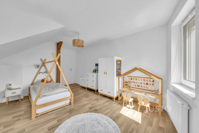 Prodej 4+kk 128 m² + terasa 12 m² + garáž