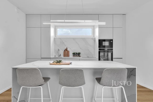 Prodej 4+kk 128 m² + terasa 12 m² + garáž