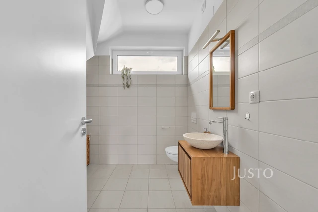 Prodej 4+kk 128 m² + terasa 12 m² + garáž