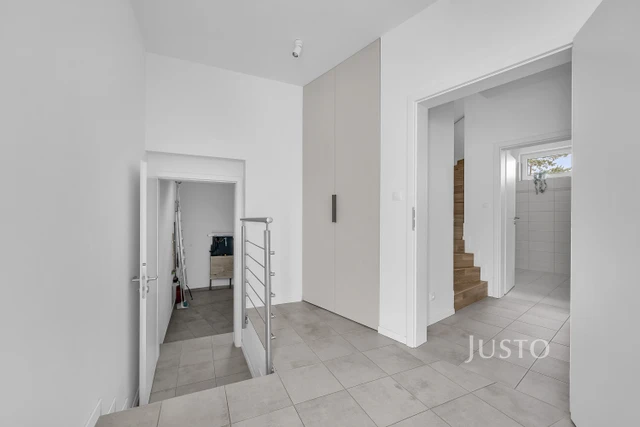 Prodej 4+kk 128 m² + terasa 12 m² + garáž