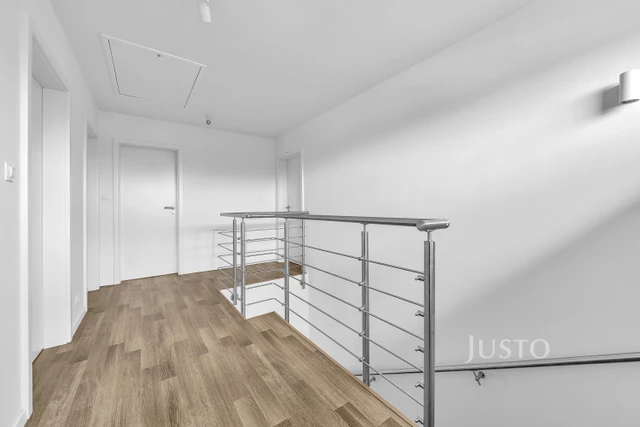 Prodej 4+kk 128 m² + terasa 12 m² + garáž