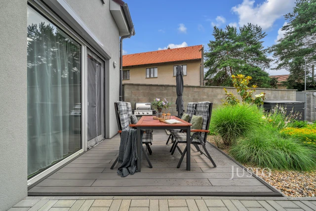 Prodej 4+kk 128 m² + terasa 12 m² + garáž