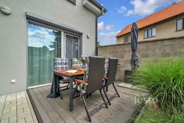 Prodej 4+kk 128 m² + terasa 12 m² + garáž