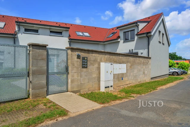Prodej 4+kk 128 m² + terasa 12 m² + garáž
