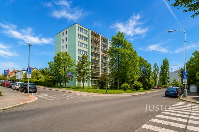 Pronájem 3+1 (+lodžie+komora), 74 m², V Zápolí, Praha 4 - Michle