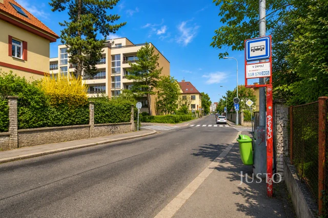 Pronájem 3+1 (+lodžie+komora), 74 m², V Zápolí, Praha 4 - Michle