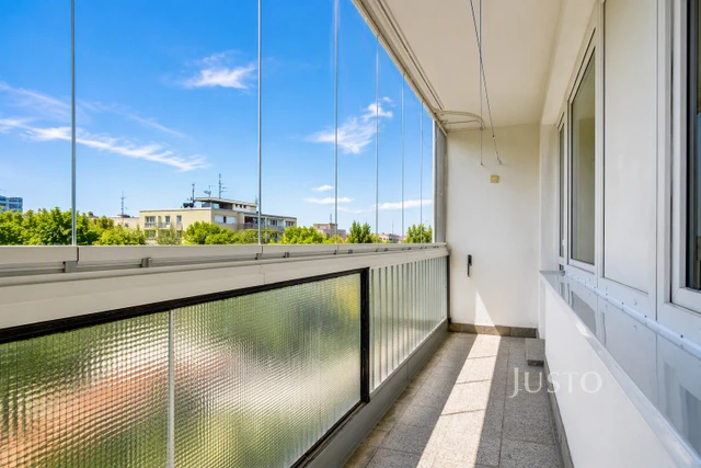 Pronájem 3+1 (+lodžie+komora), 74 m², V Zápolí, Praha 4 - Michle