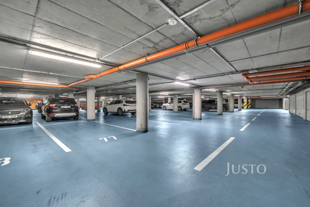 Pronájem 3+kk 105 m² + terasa 100 m² + garáž