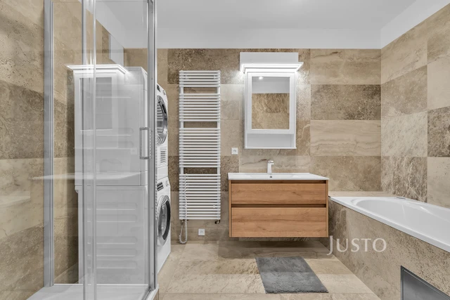 Pronájem 3+kk 105 m² + terasa 100 m² + garáž
