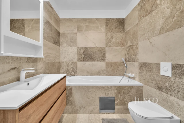 Pronájem 3+kk 105 m² + terasa 100 m² + garáž