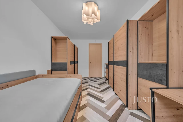Pronájem 3+kk 105 m² + terasa 100 m² + garáž