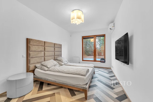 Pronájem 3+kk 105 m² + terasa 100 m² + garáž