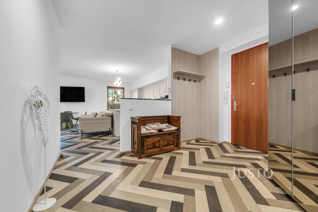 Pronájem 3+kk 105 m² + terasa 100 m² + garáž