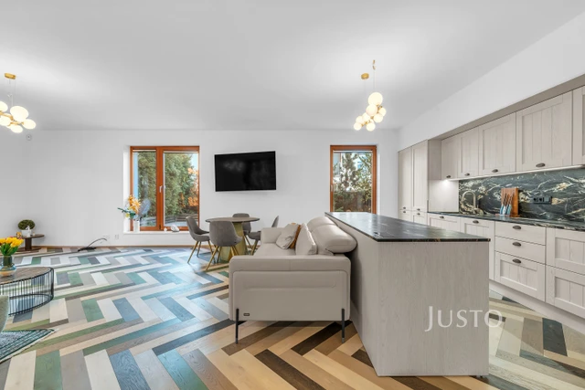 Pronájem 3+kk 105 m² + terasa 100 m² + garáž
