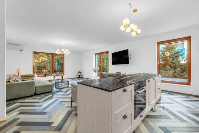 Pronájem 3+kk 105 m² + terasa 100 m² + garáž