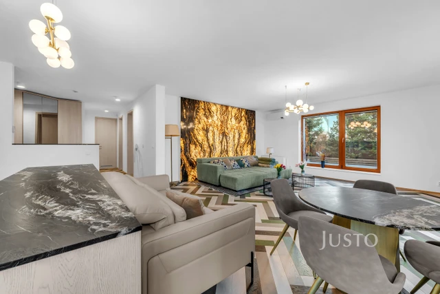 Pronájem 3+kk 105 m² + terasa 100 m² + garáž