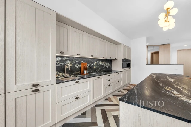 Pronájem 3+kk 105 m² + terasa 100 m² + garáž
