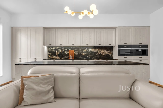 Pronájem 3+kk 105 m² + terasa 100 m² + garáž
