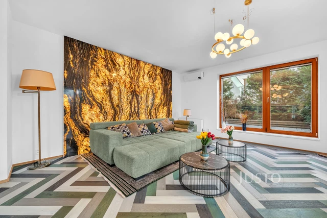 Pronájem 3+kk 105 m² + terasa 100 m² + garáž