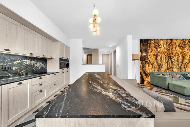 Pronájem 3+kk 105 m² + terasa 100 m² + garáž