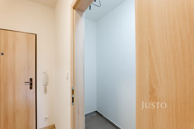 Pronájem 2+kk 55 m² + garáž