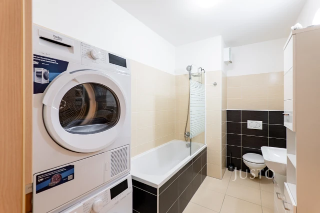 Pronájem 2+kk 55 m² + garáž