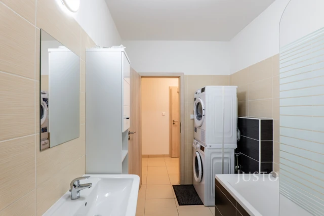 Pronájem 2+kk 55 m² + garáž