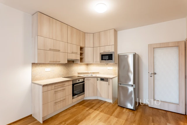 Pronájem 2+kk 55 m² + garáž