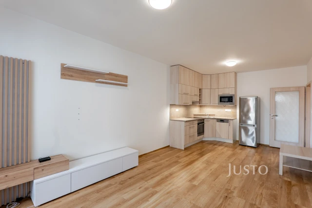 Pronájem 2+kk 55 m² + garáž