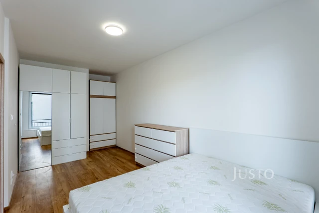 Pronájem 2+kk 55 m² + garáž