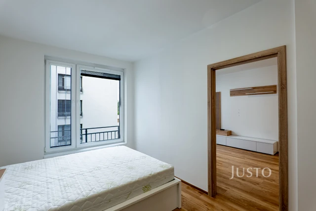 Pronájem 2+kk 55 m² + garáž