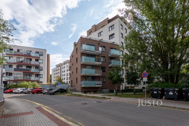 Pronájem 2+kk 55 m² + garáž