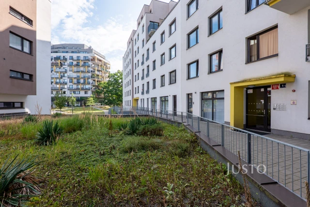 Pronájem 2+kk 55 m² + garáž
