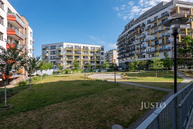 Pronájem 2+kk 55 m² + garáž