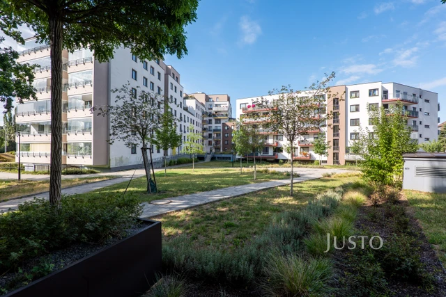 Pronájem 2+kk 55 m² + garáž