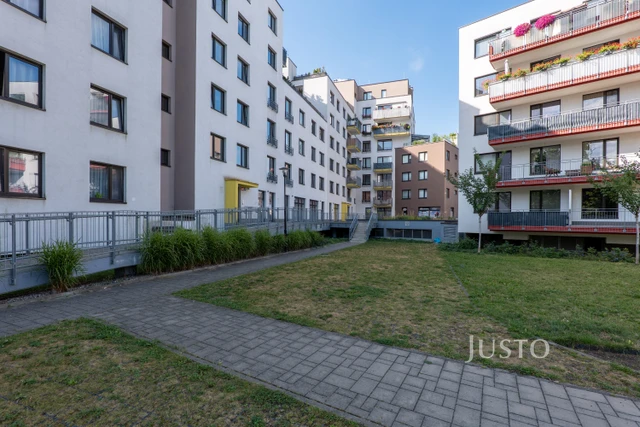Pronájem 2+kk 55 m² + garáž