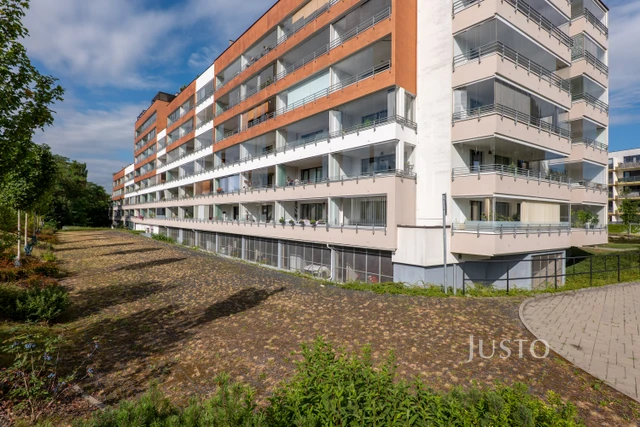 Pronájem 2+kk 55 m² + garáž