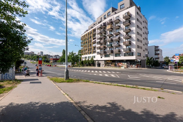 Pronájem 2+kk 55 m² + garáž