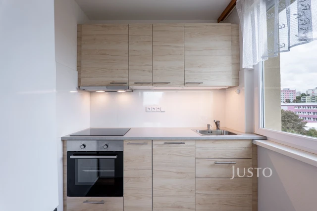 Pronájem 2+kk, 42 m², Nevanova, Praha 17 - Řepy