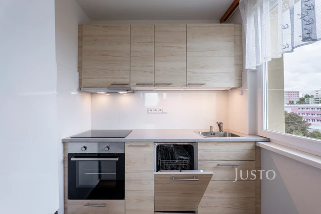 Pronájem 2+kk, 42 m², Nevanova, Praha 17 - Řepy