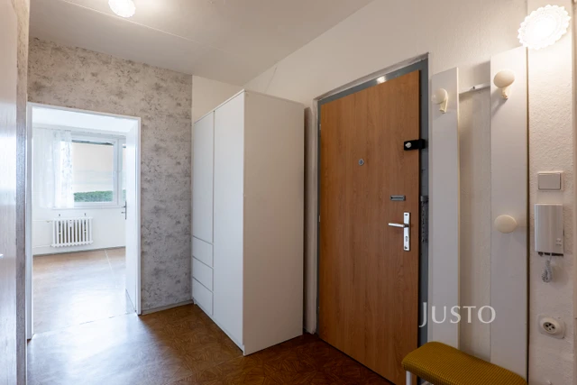 Pronájem 2+kk, 42 m², Nevanova, Praha 17 - Řepy