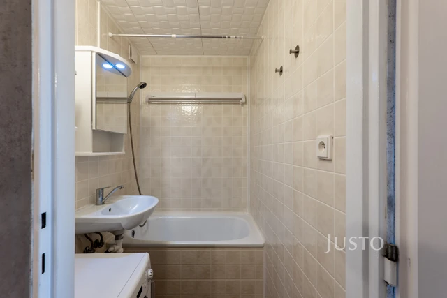 Pronájem 2+kk, 42 m², Nevanova, Praha 17 - Řepy